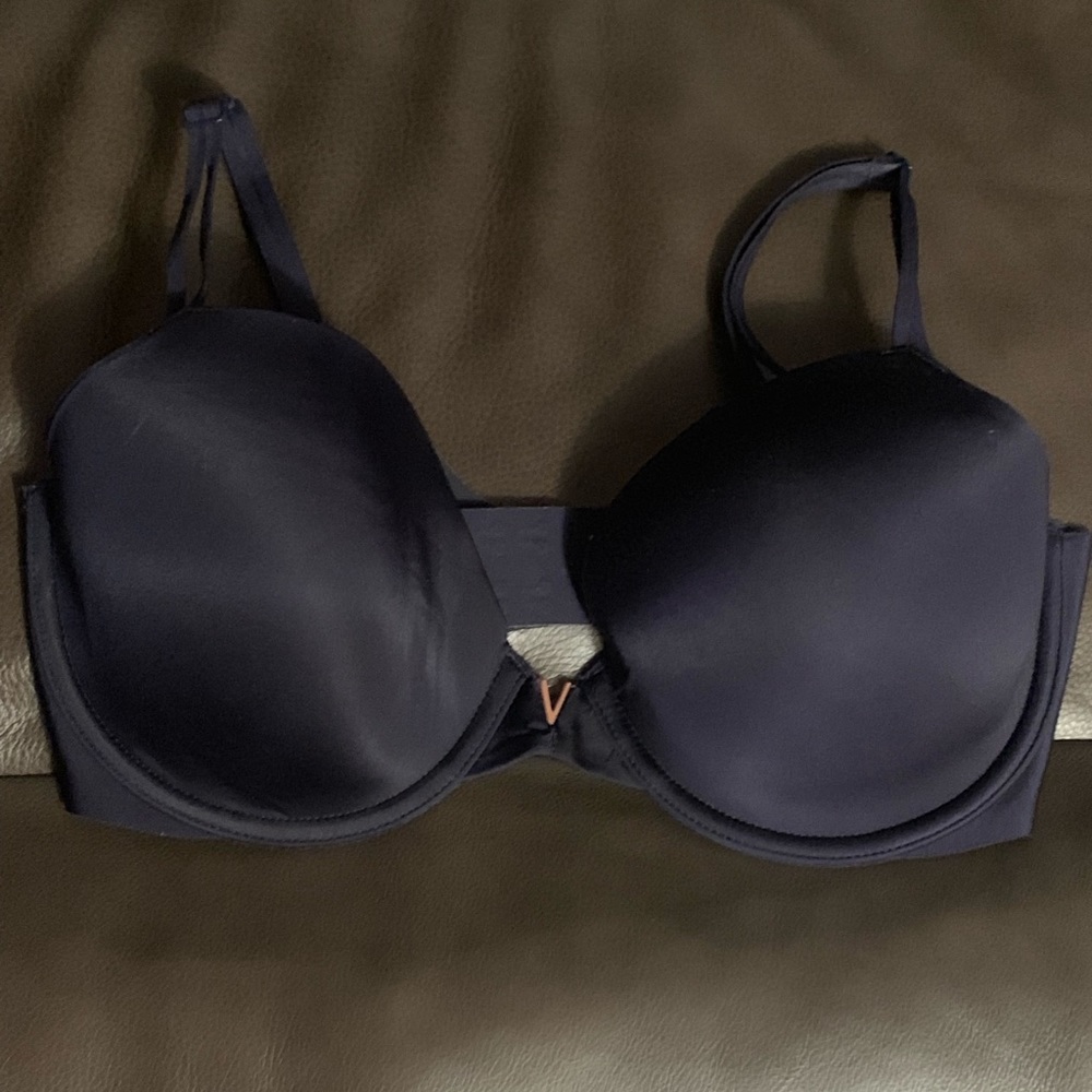 Victoria’s Secret Sexy Illusions Lightly Lined bra